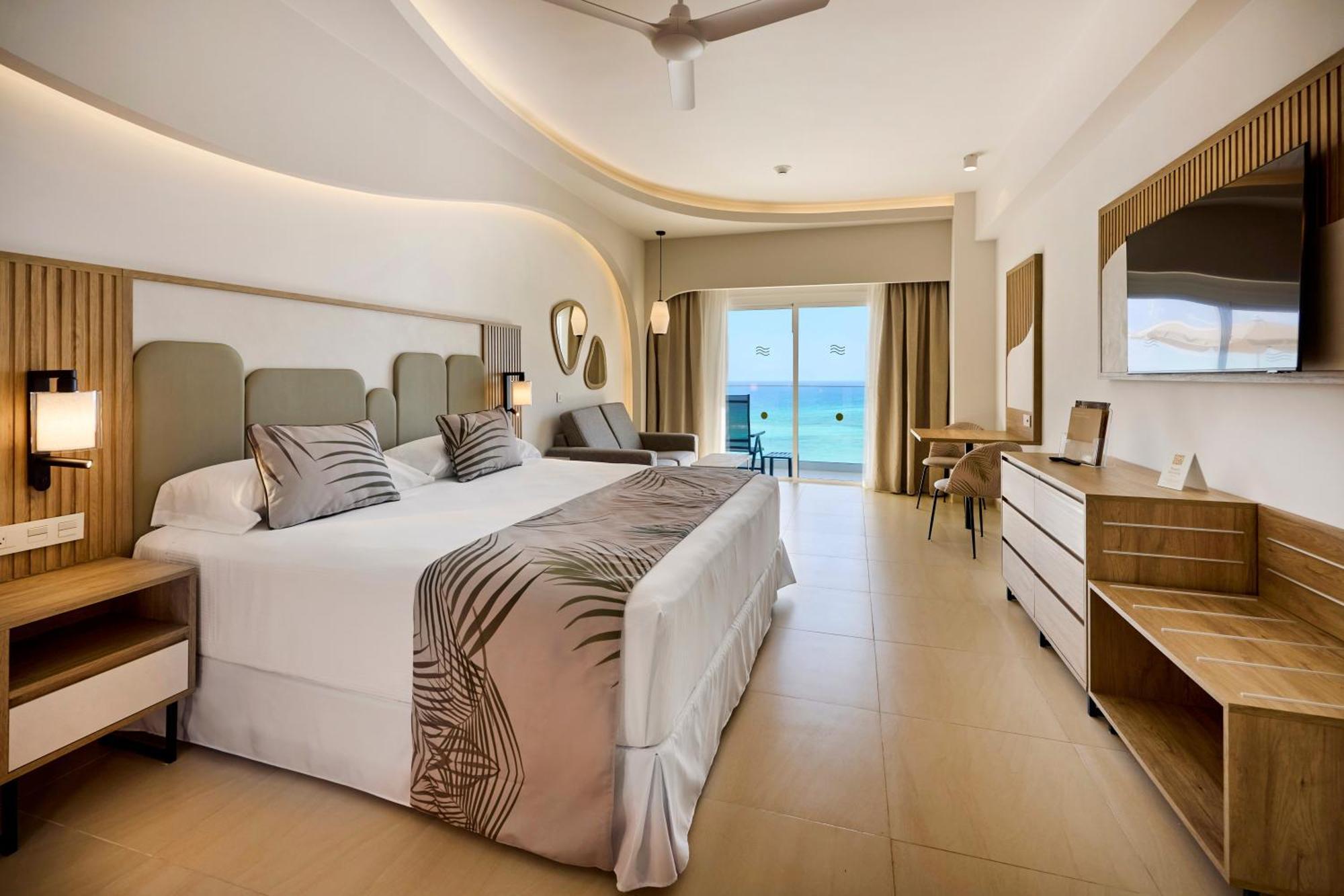 Junior Suite Ocean Front